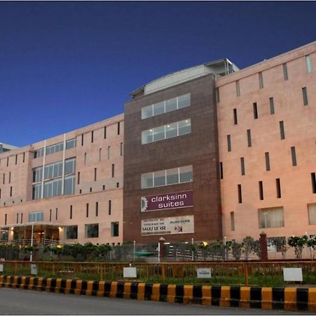 Sk Klyde Grand Delhi Ncr Hotel Exterior photo